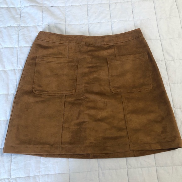 Faux suede mini skirt - Picture 2 of 5